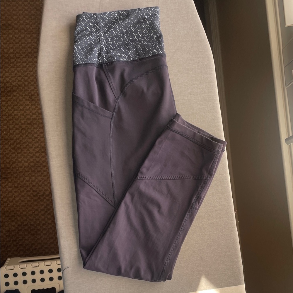 Lululemon Navy Blue Leggings with Patterned Waistband Size 8